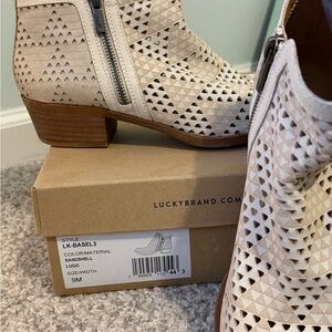 Lucky Brand Women's Sandshell Ankle Booties